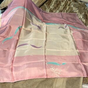 Beautiful Silk scarf hand screened very hard 2 find mint condition no moth holes